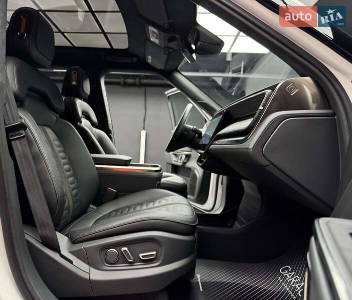 Внедорожник / Кроссовер Rivian R1S 2022 в Киеве