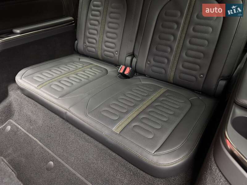 Внедорожник / Кроссовер Rivian R1S 2022 в Киеве