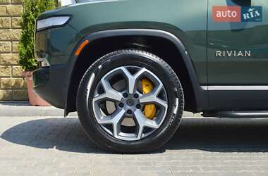 Позашляховик / Кросовер Rivian R1S 2023 в 