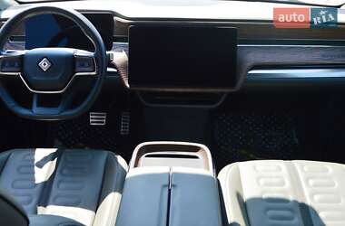 Позашляховик / Кросовер Rivian R1S 2023 в 
