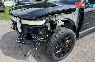Позашляховик / Кросовер Rivian R1S 2023 в 