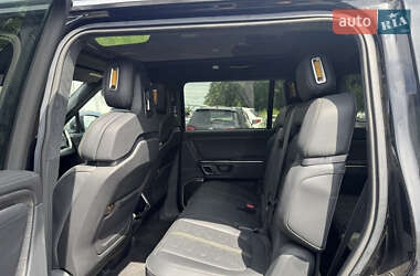 Позашляховик / Кросовер Rivian R1S 2023 в 