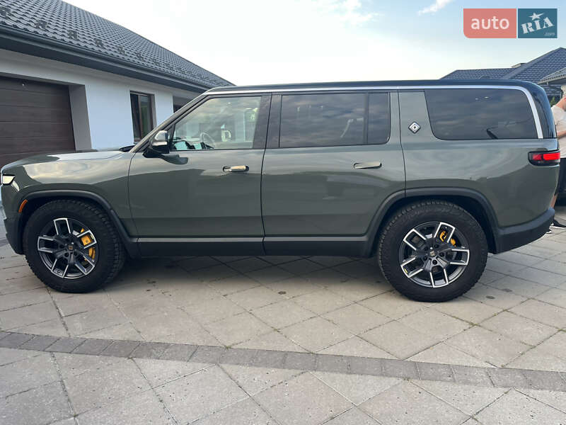 Внедорожник / Кроссовер Rivian R1S 2023 в 