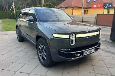 Внедорожник / Кроссовер Rivian R1S 2023 в 