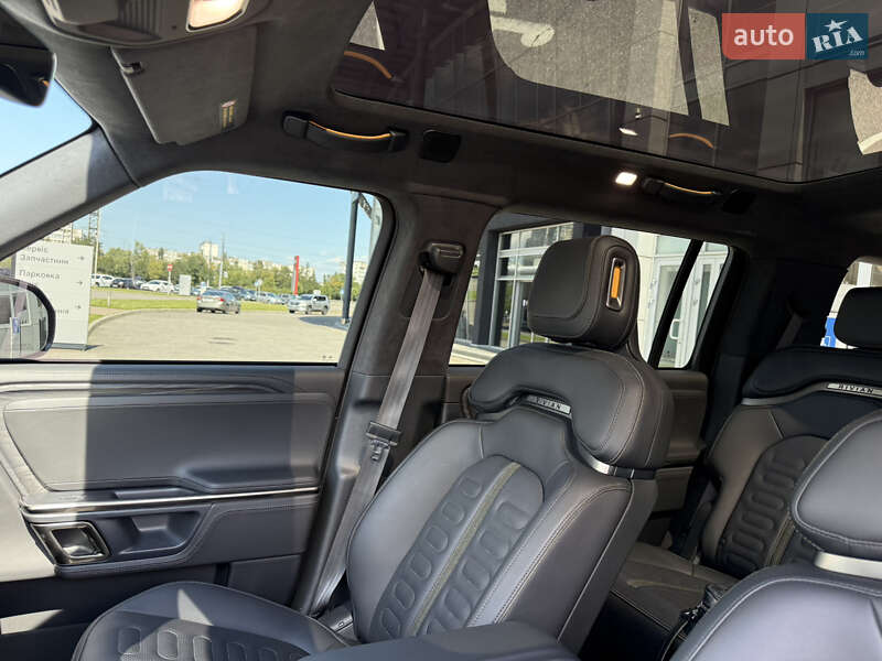 Внедорожник / Кроссовер Rivian R1S 2023 в Киеве