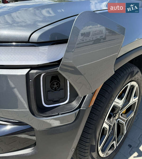 Внедорожник / Кроссовер Rivian R1S 2023 в Киеве