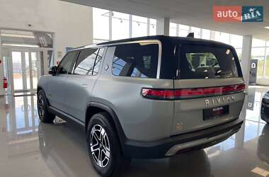 Внедорожник / Кроссовер Rivian R1S 2023 в 