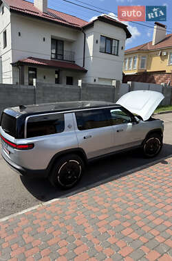 Внедорожник / Кроссовер Rivian R1S 2025 в 