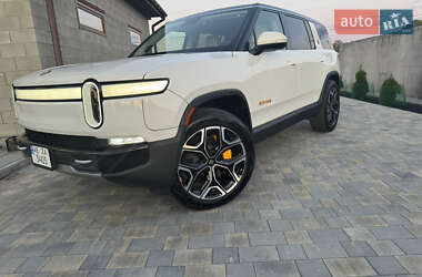 Універсал Rivian R1S 2024 в 