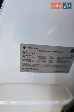 Універсал Rivian R1S 2024 в 