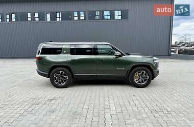 Позашляховик / Кросовер Rivian R1S 2023 в 