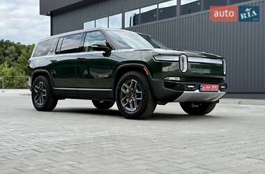 Позашляховик / Кросовер Rivian R1S 2023 в 