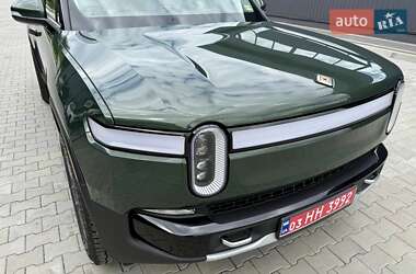 Позашляховик / Кросовер Rivian R1S 2023 в 