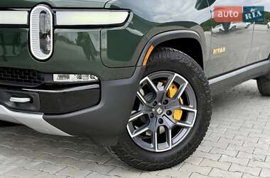 Позашляховик / Кросовер Rivian R1S 2023 в 