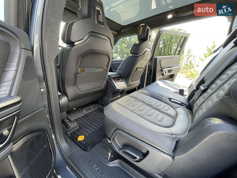 Позашляховик / Кросовер Rivian R1S 2023 в Луцьку