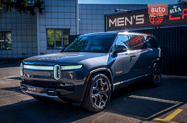 Позашляховик / Кросовер Rivian R1S 2023 в 