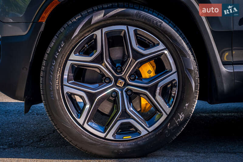 Позашляховик / Кросовер Rivian R1S 2023 в Києві
