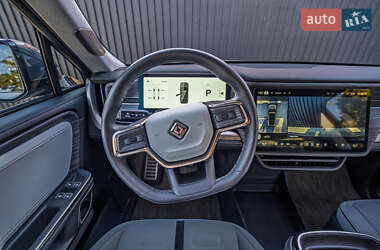 Позашляховик / Кросовер Rivian R1S 2023 в 