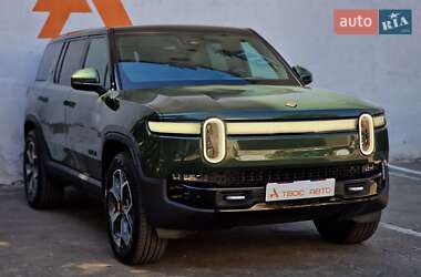 Позашляховик / Кросовер Rivian R1S 2023 в 