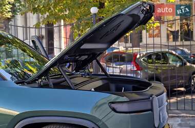 Позашляховик / Кросовер Rivian R1S 2023 в 