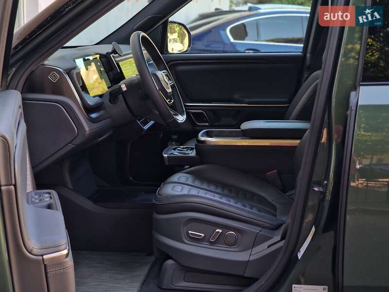 Внедорожник / Кроссовер Rivian R1S 2023 в Одессе
