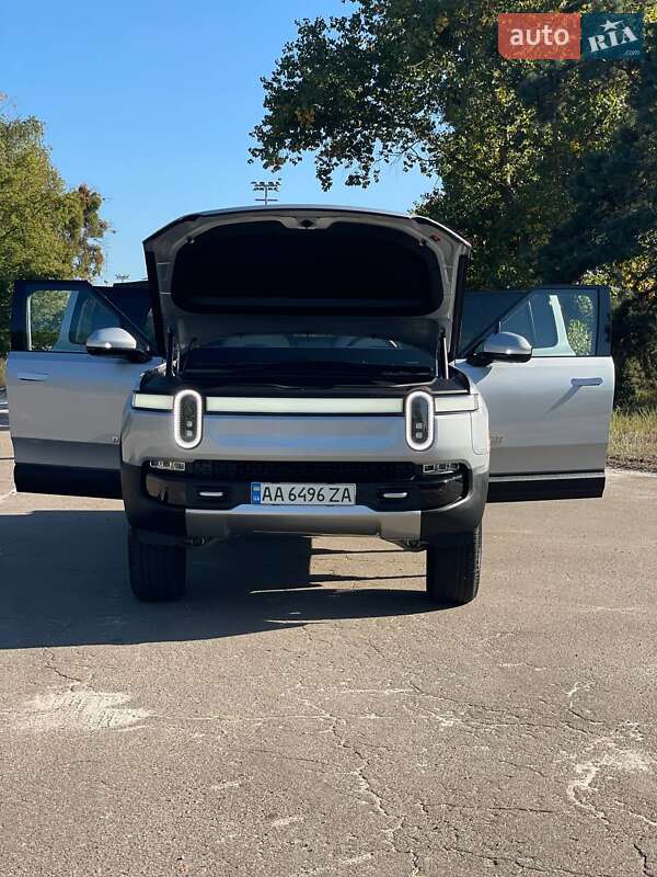 Позашляховик / Кросовер Rivian R1S 2023 в Києві фото 22 Позашляховик / Кросовер Rivian R1S 2023 в Києві
