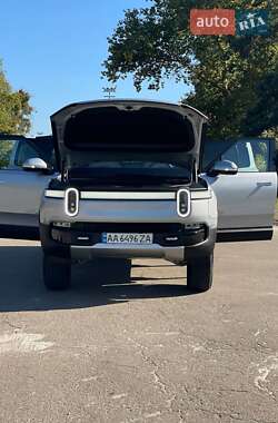 Позашляховик / Кросовер Rivian R1S 2023 в 