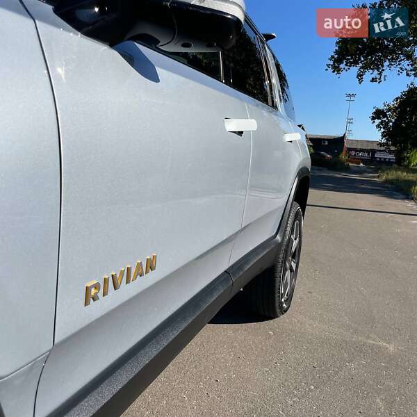 Позашляховик / Кросовер Rivian R1S 2023 в Києві фото 10 Позашляховик / Кросовер Rivian R1S 2023 в Києві