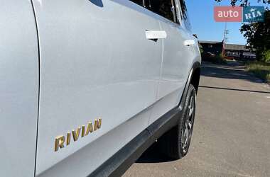 Позашляховик / Кросовер Rivian R1S 2023 в 