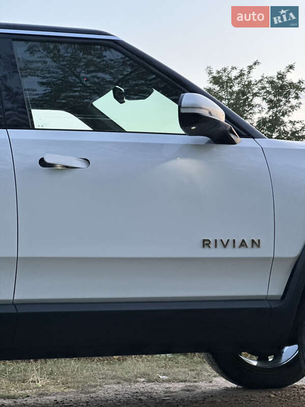 Позашляховик / Кросовер Rivian R1S 2024 в Києві