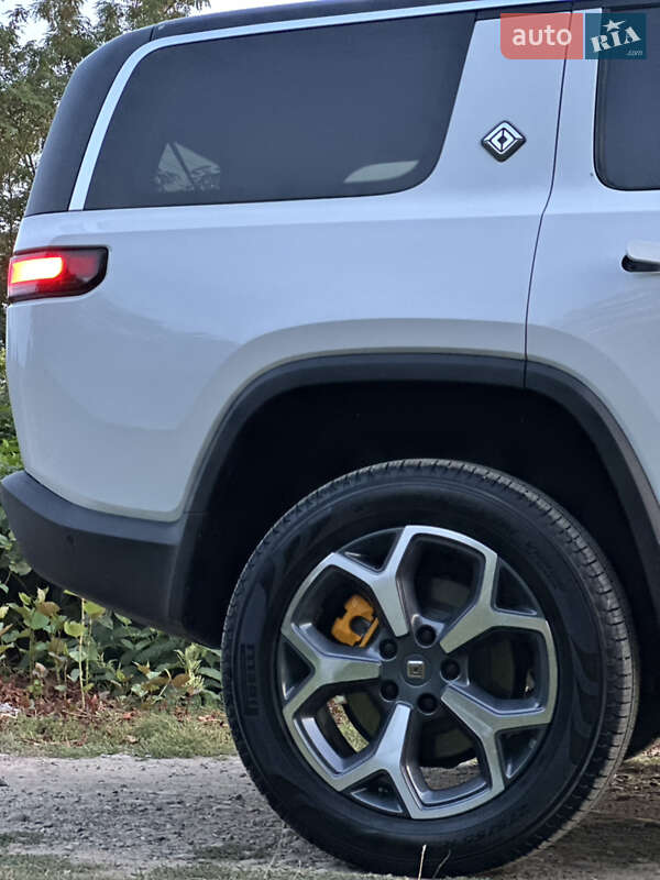 Позашляховик / Кросовер Rivian R1S 2024 в Києві