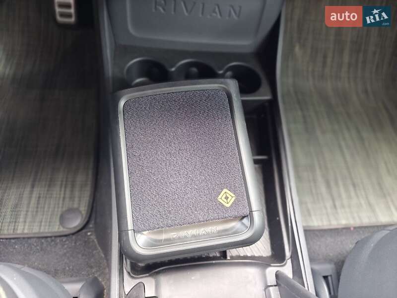 Внедорожник / Кроссовер Rivian R1S 2023 в Киеве