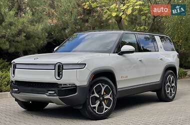 Внедорожник / Кроссовер Rivian R1S 2025 в 