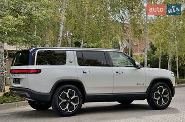 Внедорожник / Кроссовер Rivian R1S 2025 в 