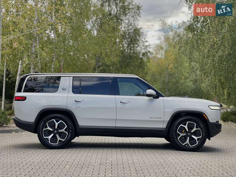 Позашляховик / Кросовер Rivian R1S 2025 в Одесі