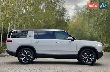 Внедорожник / Кроссовер Rivian R1S 2025 в 