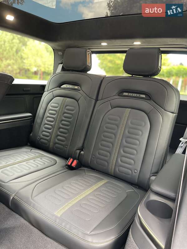 Позашляховик / Кросовер Rivian R1S 2025 в Одесі