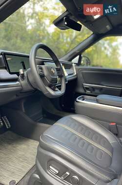 Внедорожник / Кроссовер Rivian R1S 2025 в 