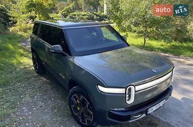 Внедорожник / Кроссовер Rivian R1S 2022 в 