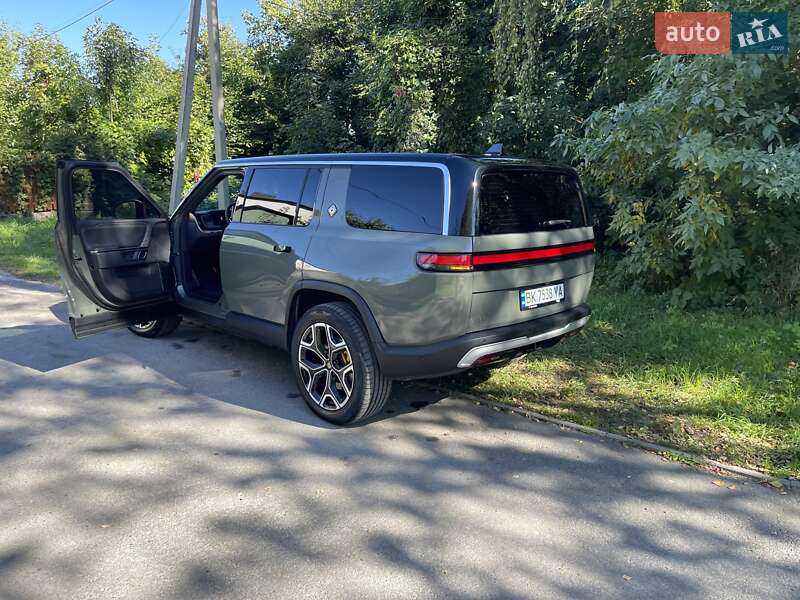 Позашляховик / Кросовер Rivian R1S 2022 в Рівному