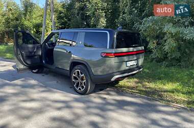 Внедорожник / Кроссовер Rivian R1S 2022 в 