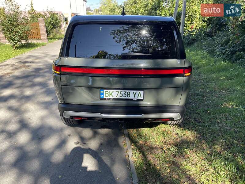 Позашляховик / Кросовер Rivian R1S 2022 в Рівному