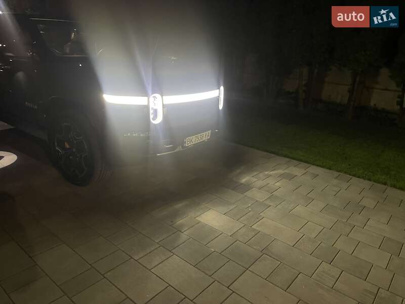 Позашляховик / Кросовер Rivian R1S 2022 в Рівному