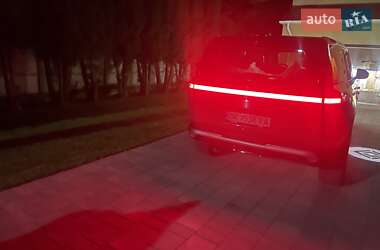 Внедорожник / Кроссовер Rivian R1S 2022 в 