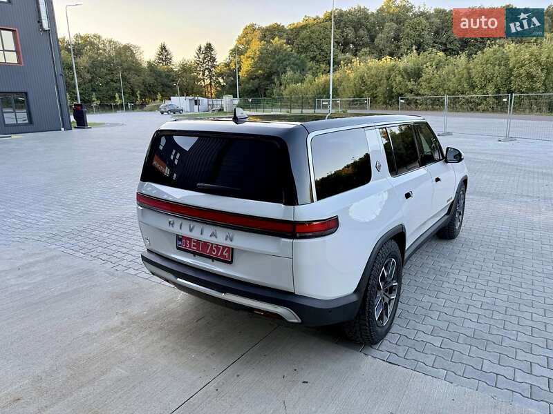 Позашляховик / Кросовер Rivian R1S 2023 в Дубні