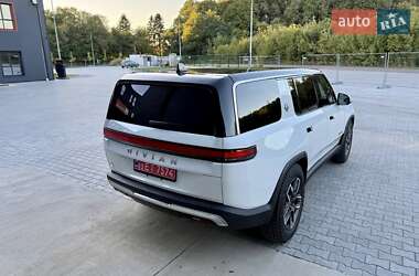 Внедорожник / Кроссовер Rivian R1S 2023 в 