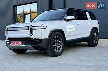 Внедорожник / Кроссовер Rivian R1S 2023 в 
