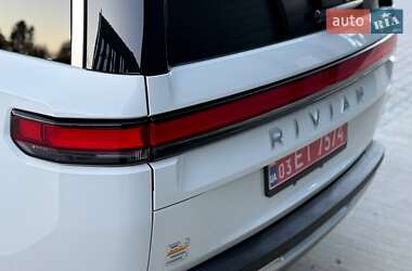 Внедорожник / Кроссовер Rivian R1S 2023 в 