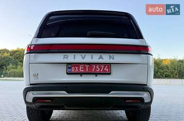 Внедорожник / Кроссовер Rivian R1S 2023 в 