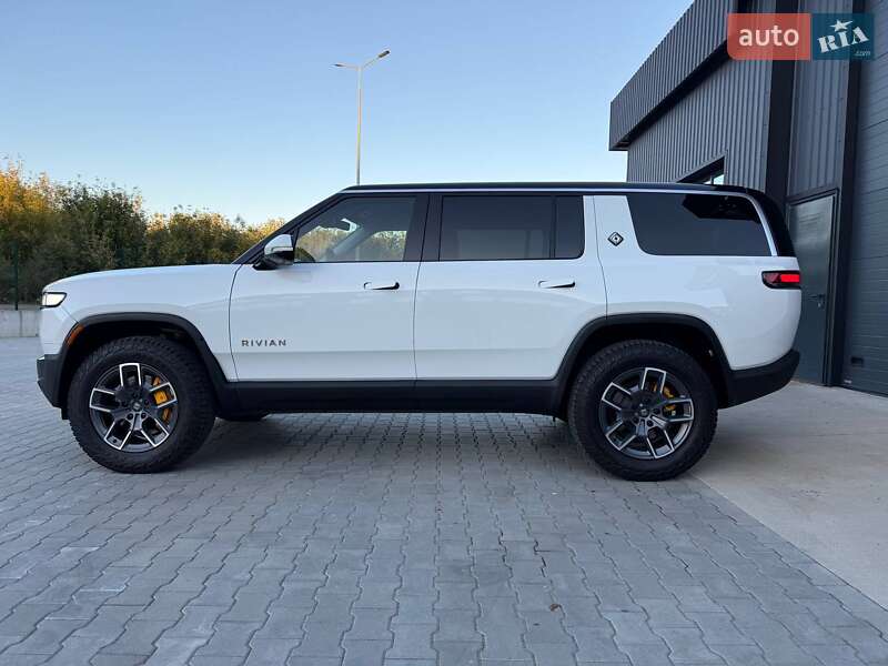 Позашляховик / Кросовер Rivian R1S 2023 в Дубні